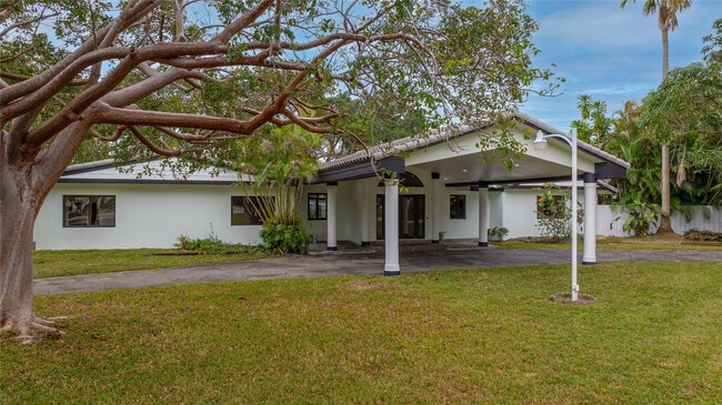 Building Photo - 13401 SW 83rd Ave