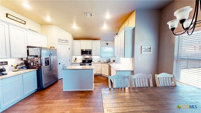 Building Photo - 408 Holstein Dr