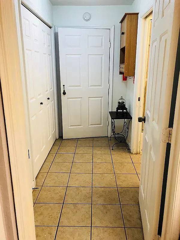 Building Photo - 634 Cohen Way