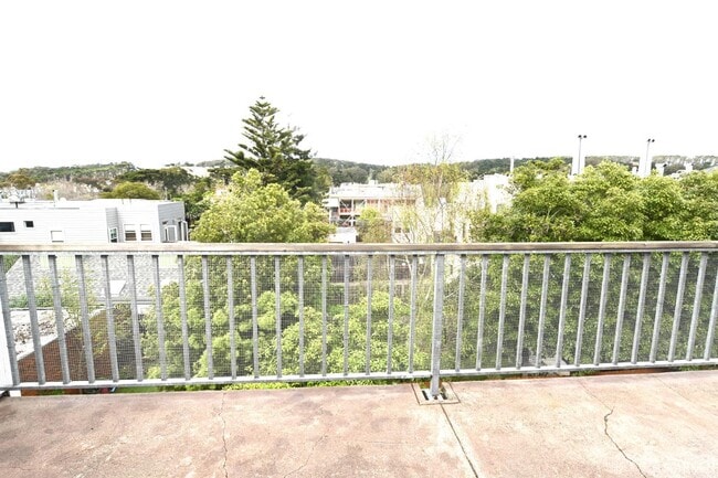 Building Photo - 1120 Clement St