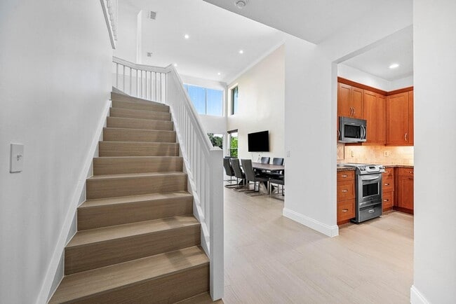 Building Photo - 5855 NW 42nd Way