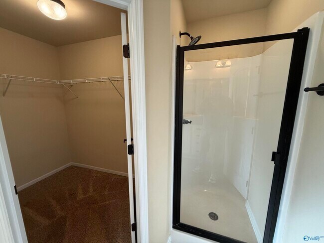 Building Photo - 824 Bell Factory Rd