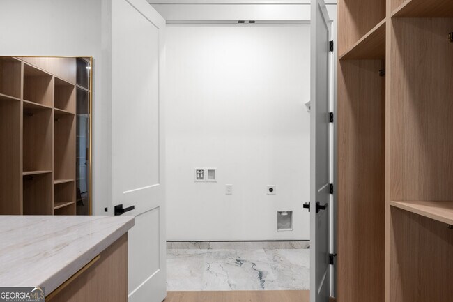 Building Photo - 407 Thunder Rd