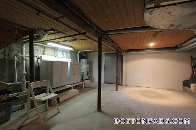 Building Photo - 37 Sherman St