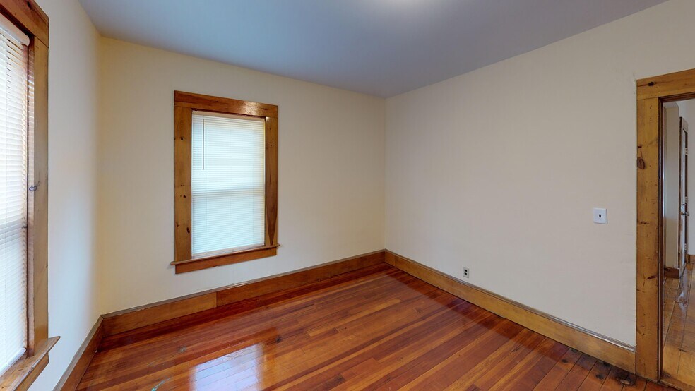 Building Photo - 250 Forest Ave