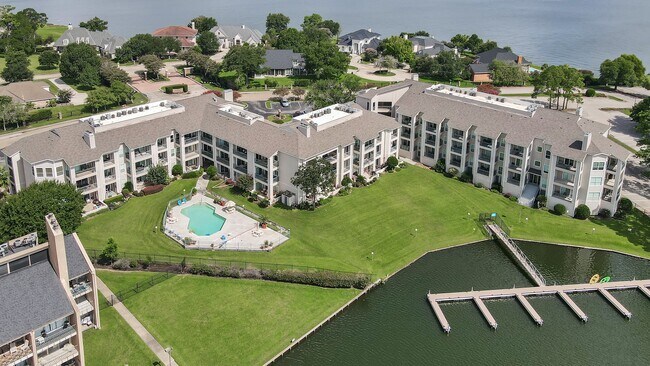 Building Photo - 12800 Melville Dr