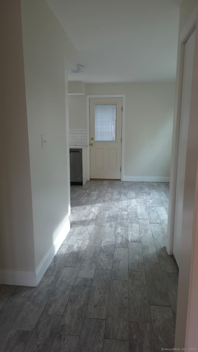 Building Photo - 104 Yacht St