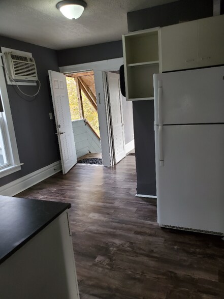 Building Photo - 548 Beech St