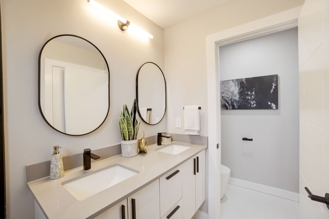 Building Photo - Immaculate NEW CONSTRUCTION Seattle Townhome w/ a Rooftop Deck and Parking Space!