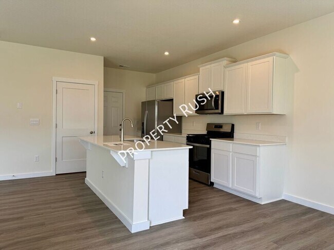 Building Photo - 7535 Bendire Lp