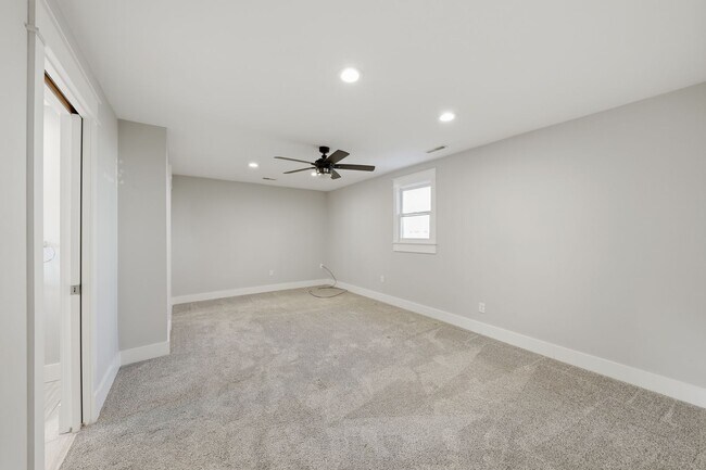 Building Photo - Spacious Ranch on Cul-de-sac Street