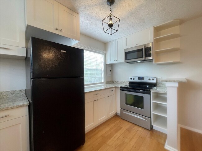 Building Photo - 1502 Heights Blvd