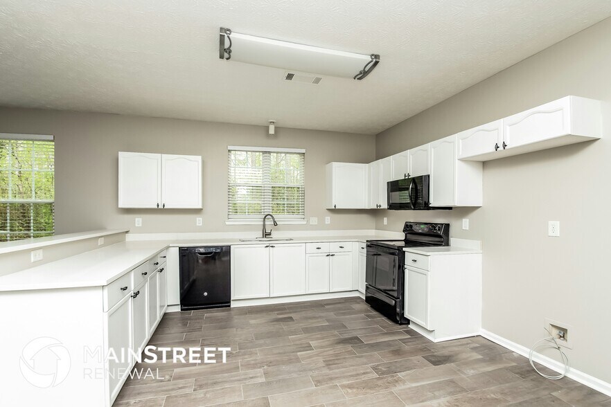 Building Photo - 4578 Browns Mill Close