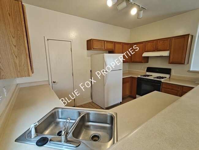 Building Photo - 8262 W Zlacket Dr
