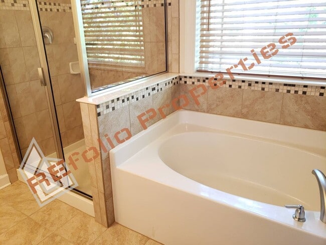 Building Photo - 2454 Pecan Ridge Way