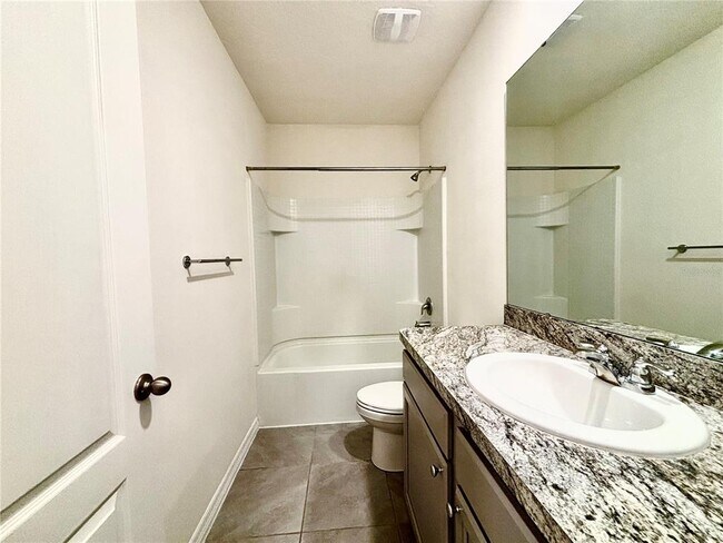 Building Photo - 1232 Yellow Finch Dr