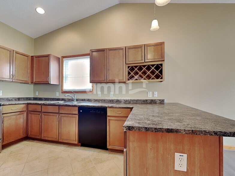 Building Photo - 715 Justin Ct