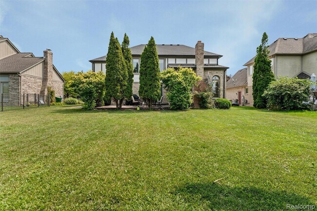 Building Photo - 47105 Liberty Bell Rd E