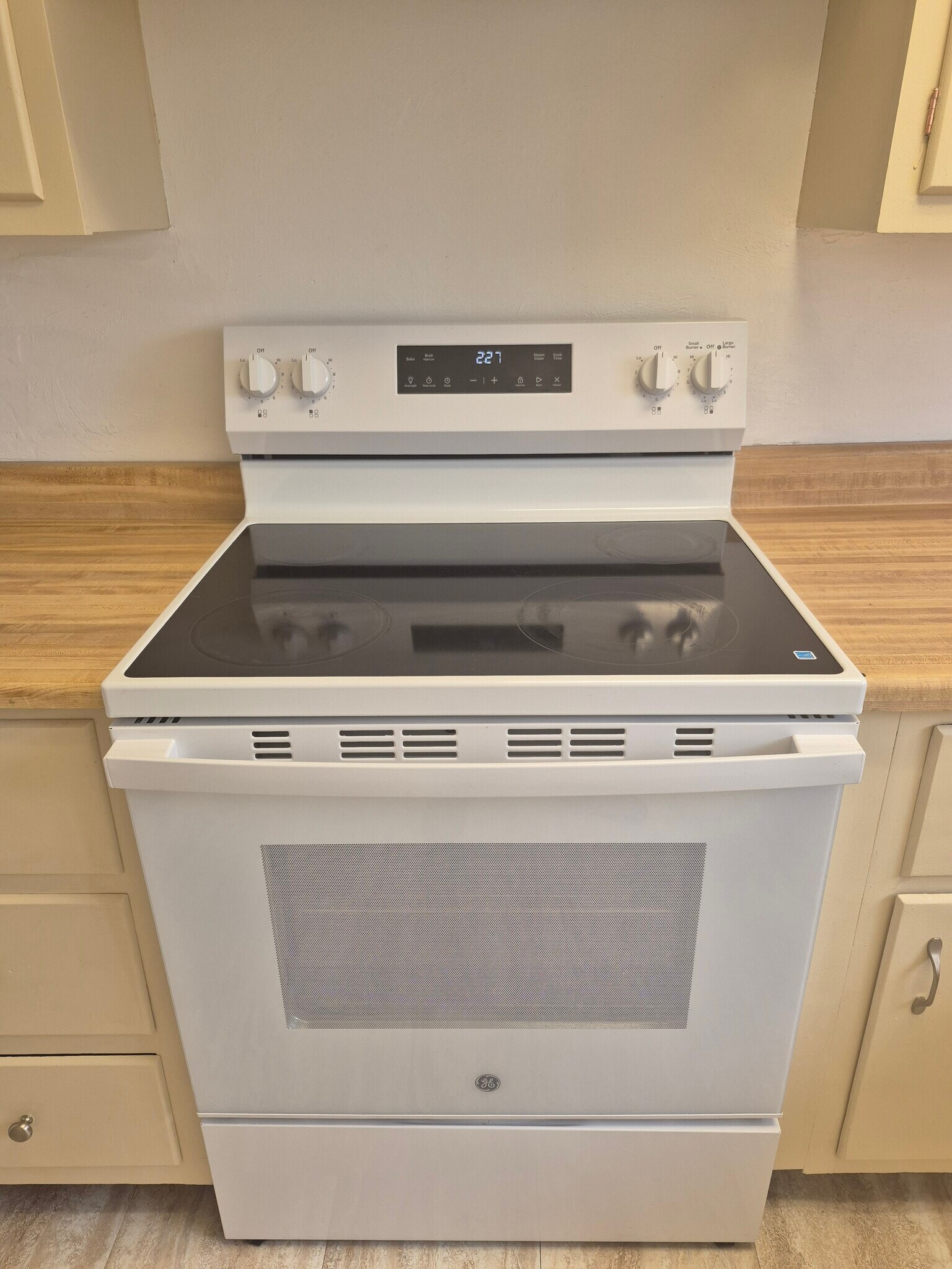 Stove - 501 Beatty Rd