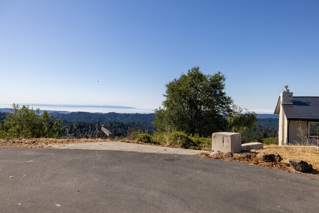 Building Photo - 22533 Majestic Dr