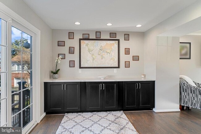 Building Photo - 3100 Franklin St