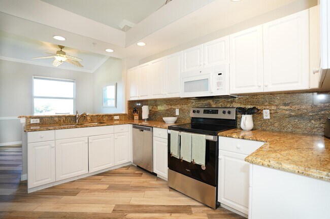Building Photo - 3505 Laurelgreens Ln S