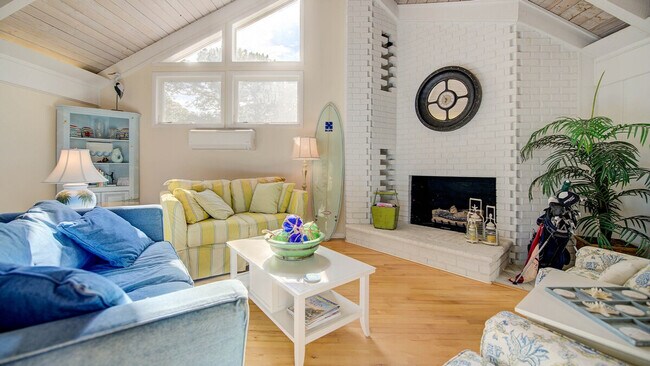 Building Photo - 94 Whiting Ln