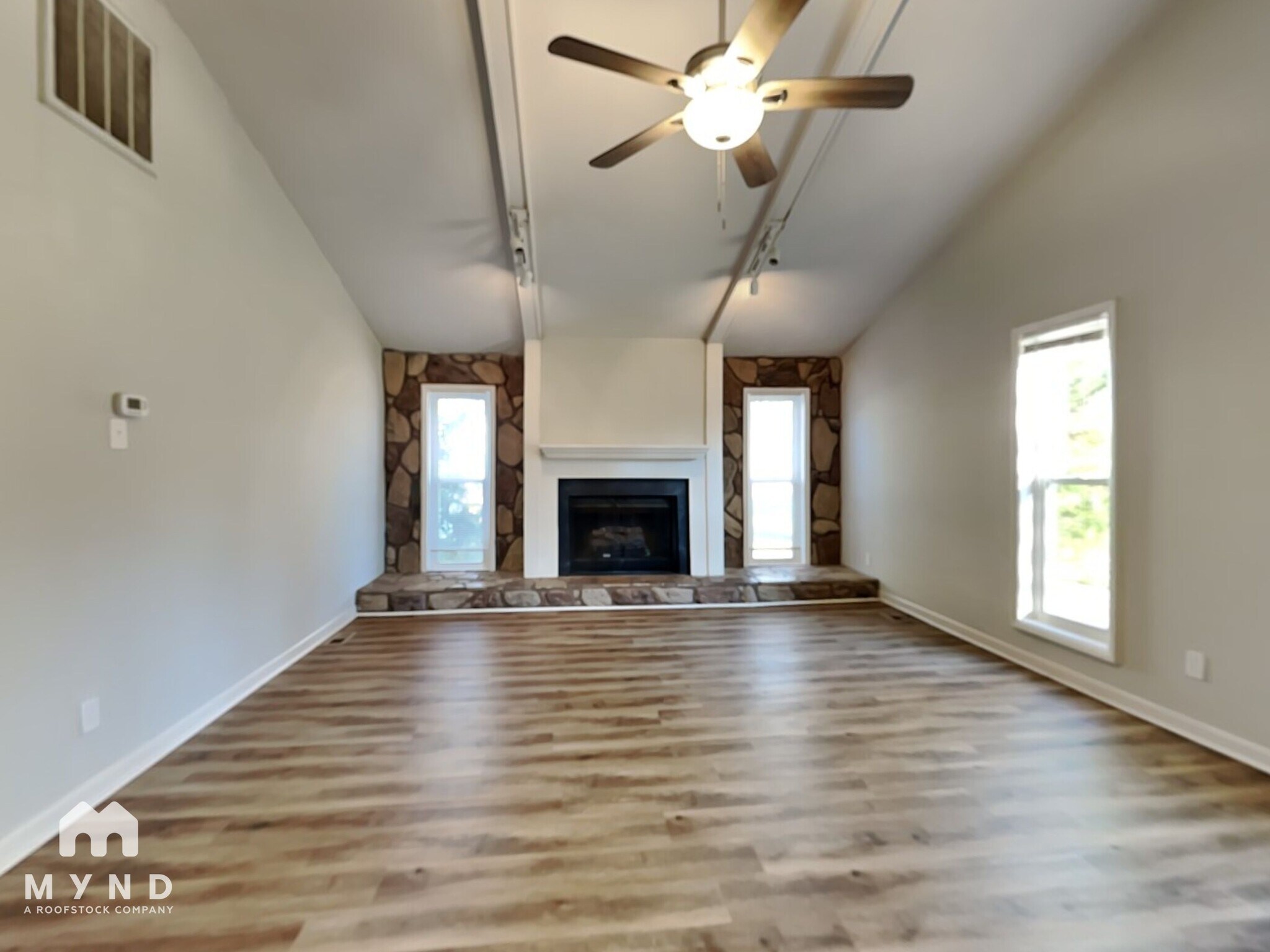 Building Photo - 137 Candlewick Dr