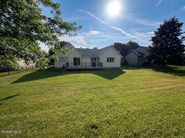 Building Photo - 53 Huntleigh Dr