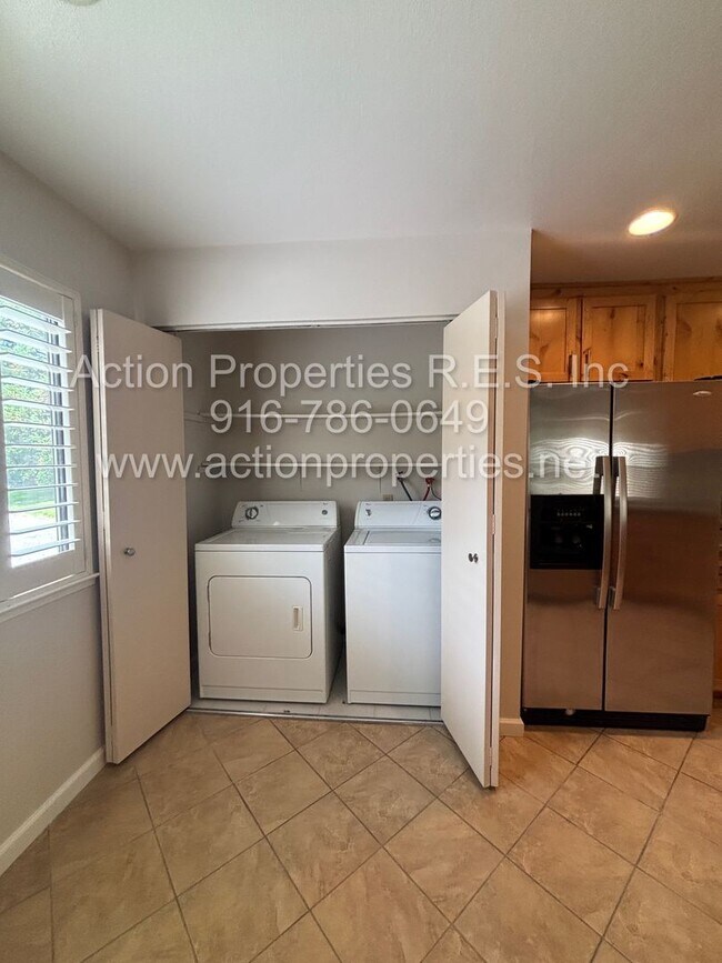 Building Photo - Rocklin 3 Bedroom 2 Bathroom, Single Story...
