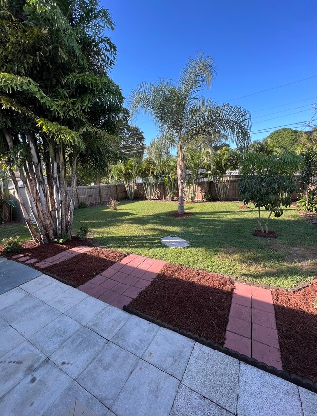 Building Photo - 5321 Newton Ave S