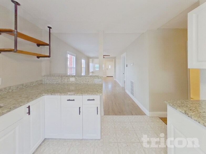 Building Photo - 3250 Prescott St N