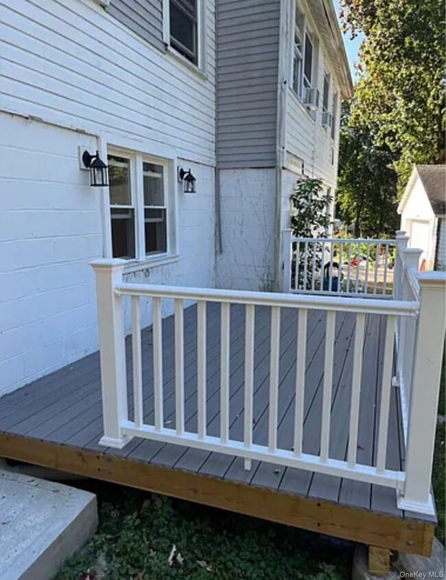 Primary Photo - 94 Baron De Hirsch Rd