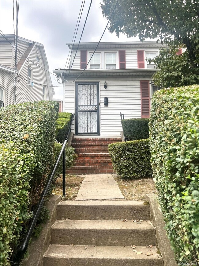 Primary Photo - 3922 Dyre Ave