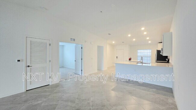 Building Photo - 15185 Bluffton Ln