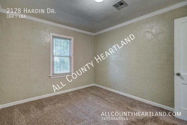 Building Photo - 2128 Hardin Dr