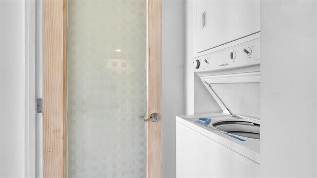 Building Photo - 400 Ocean Trail Way