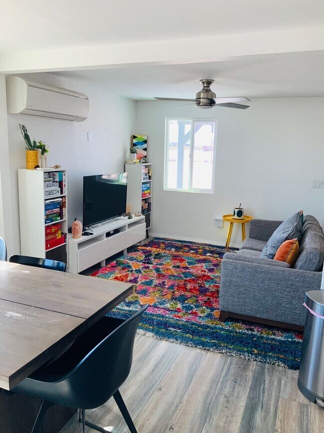 Building Photo - *Beautiful/Private/Views- 3 Bedroom/1.5 Ba...