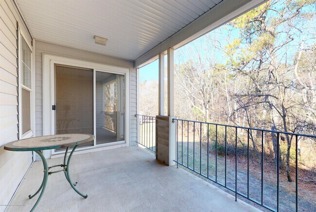 Building Photo - 1019 Waters Edge Dr