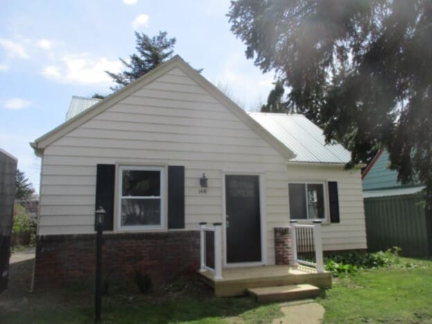 Primary Photo - 146 Meadowbrook Rd