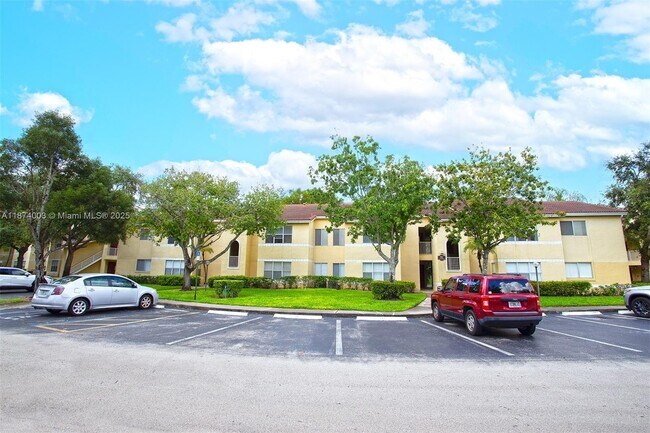 Building Photo - 643 Vista Isles Dr