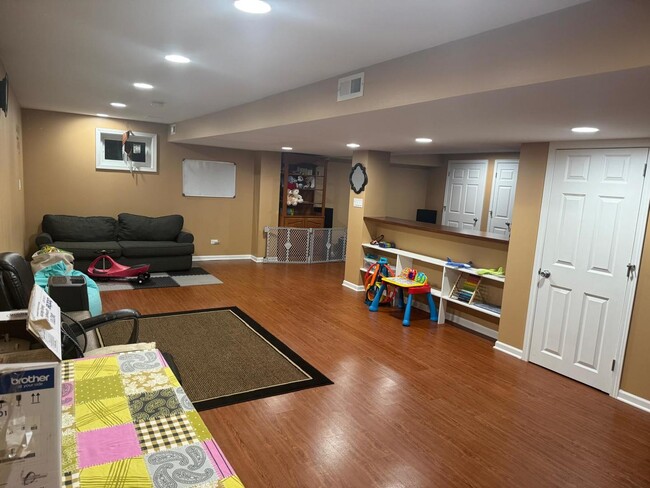 Building Photo - 3413 Charlemaine Dr
