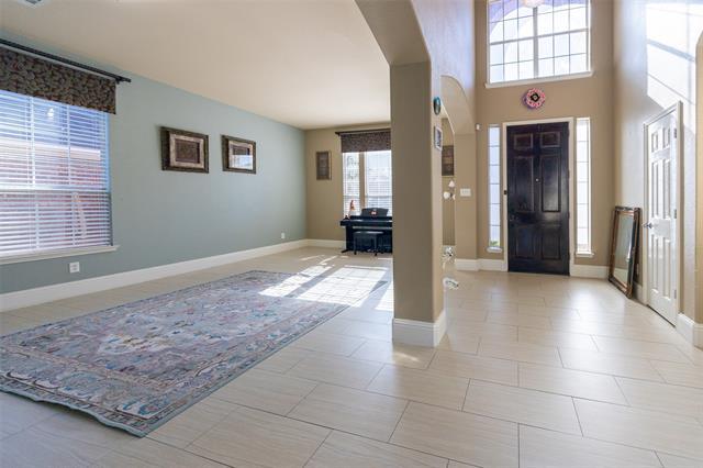 Building Photo - 9216 Sterling Gate Dr