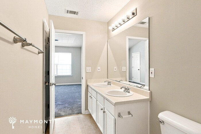 Building Photo - 7245 Alicias Way