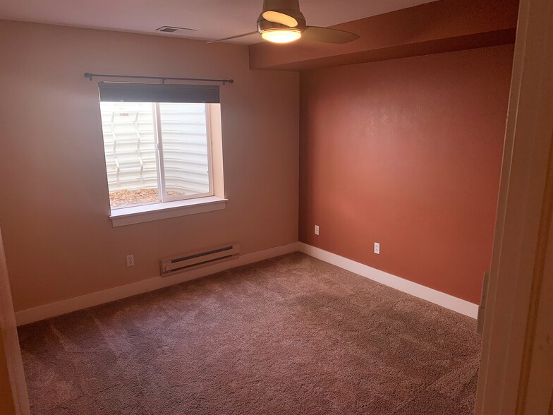 west bedroom - 2569 N County Road 29