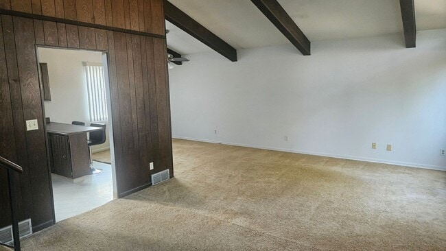 Building Photo - 2601 Meadowlark Ave