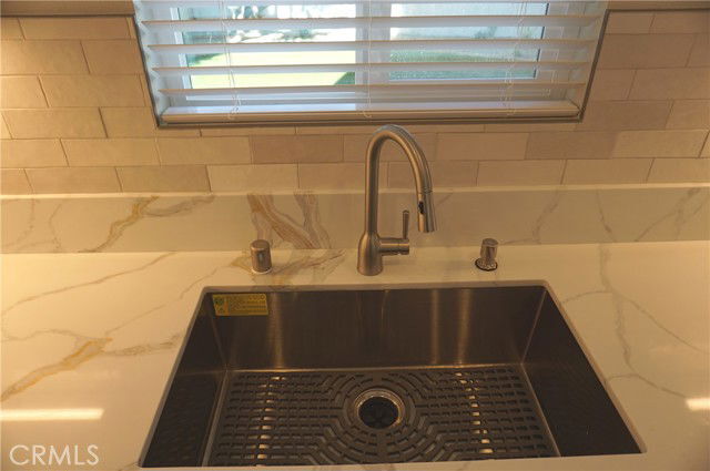 Building Photo - 33 Kelsey