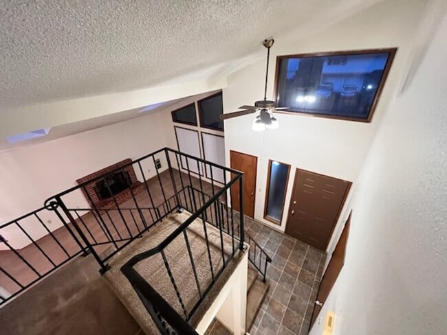 Building Photo - Oakbrook 2 Story 3 Bedroom home