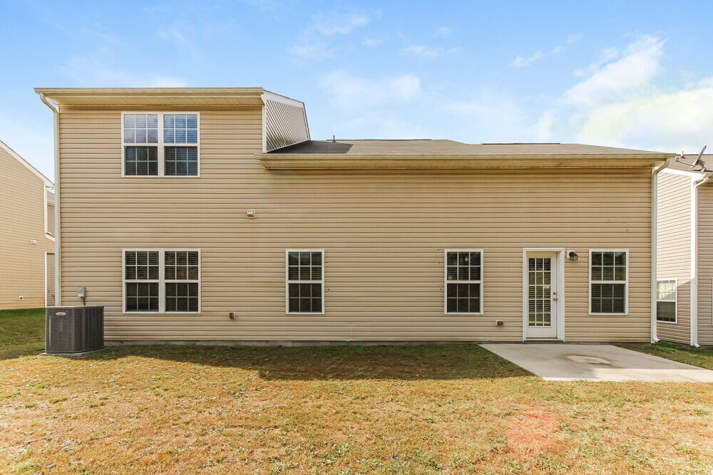 Building Photo - 3324 Mortemer Ln