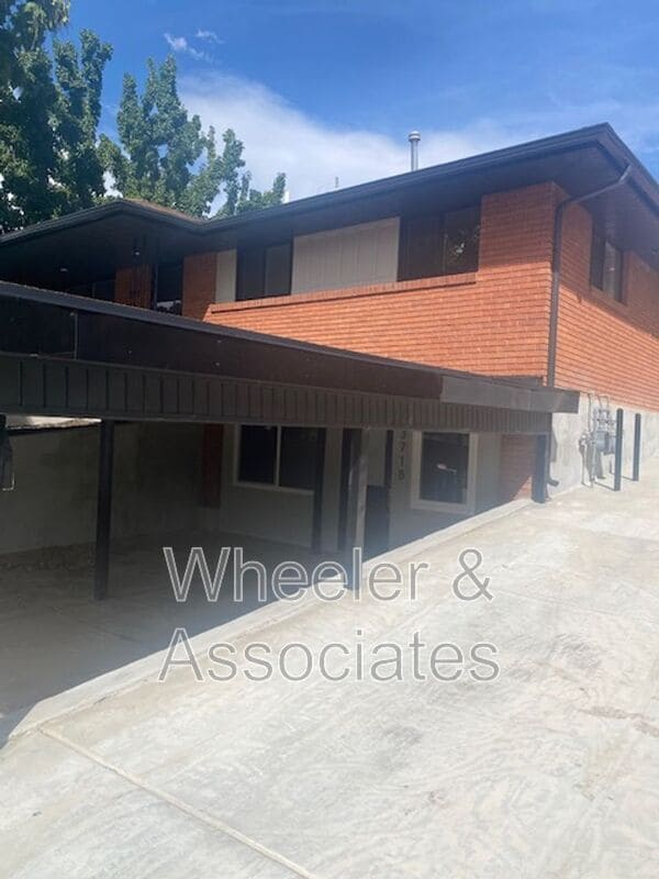 Building Photo - 3714 Brinker Ave